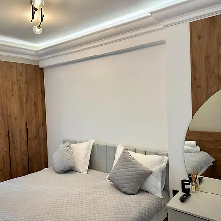 Sunrise Splendor Apartment *